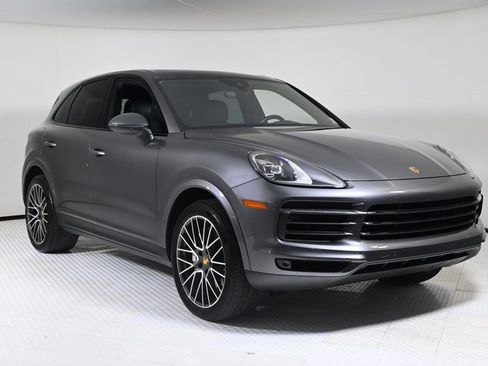 Certified 2023 Porsche Cayenne image 9