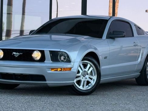 Used 2008 Ford Mustang GT Premium RWD image 2