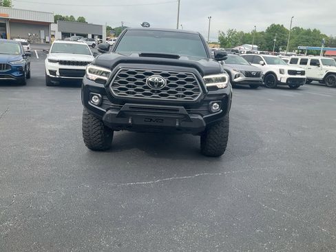 Used 2023 Toyota Tacoma TRD Sport w/ TRD Premium Sport Package AWD/4WD image 2