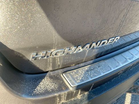 Used 2017 Toyota Highlander Limited image 30