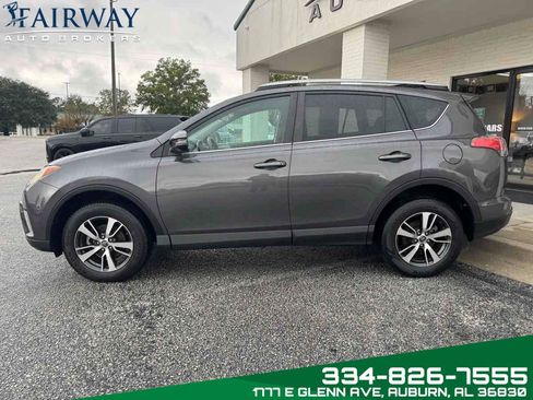 Used 2018 Toyota RAV4 XLE image 9