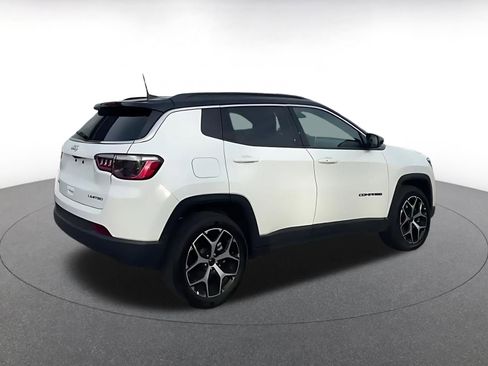 Used 2025 Jeep Compass Limited image 14