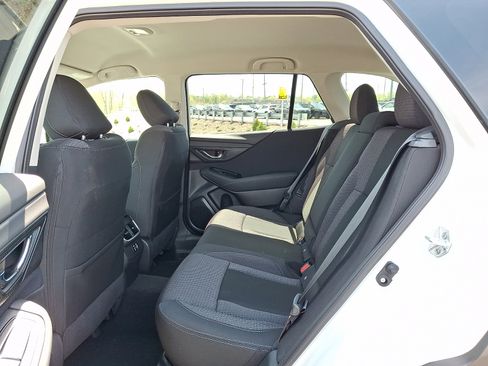 Used 2025 Subaru Outback Premium image 10