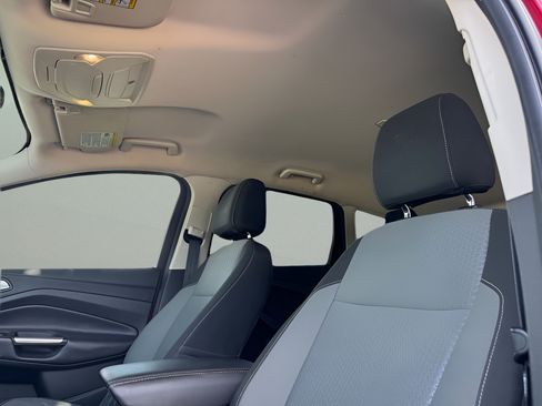 Used 2017 Ford Escape SE FWD image 18