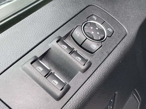 Used 2018 Ford F150 Platinum w/ Equipment Group 701A Luxury AWD/4WD image 10