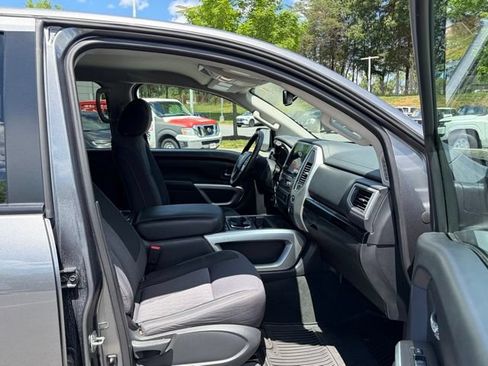 Used 2021 Nissan Titan SV w/ SV Convenience Package AWD/4WD image 29