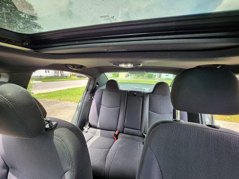 Used 2012 Chrysler 200 Touring FWD image 27