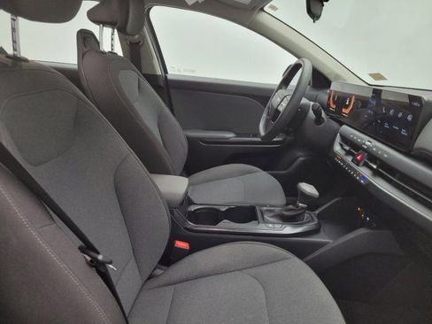 Used 2025 Kia K4 FWD image 21