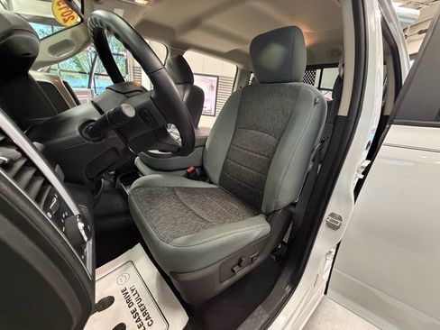 Used 2019 RAM 1500 Big Horn AWD/4WD image 7