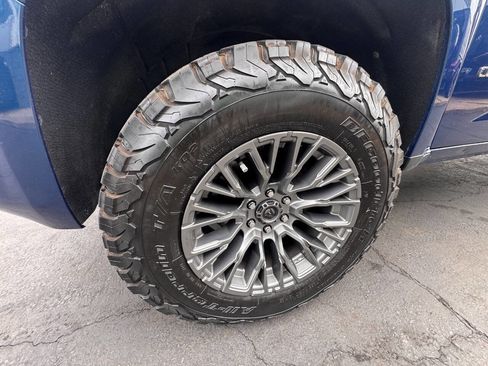 Used 2019 Chevrolet Colorado LT AWD/4WD image 26