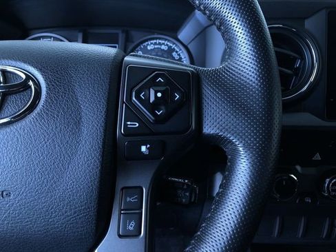 Used 2018 Toyota Tacoma TRD Sport image 21