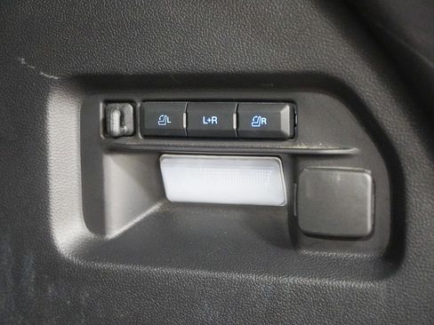 Used 2022 Ford Explorer Limited w/ Equipment Group 301A image 12