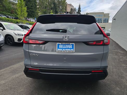Used 2025 Honda CR-V LX image 6