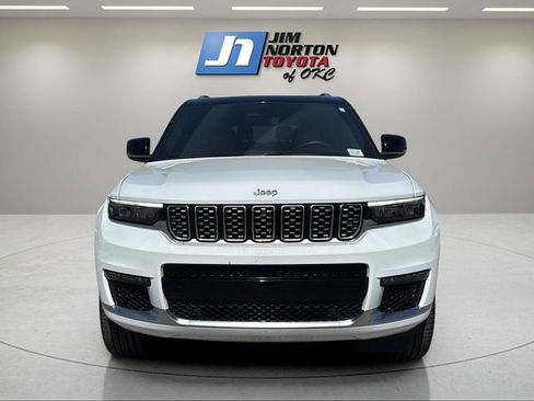 Used 2023 Jeep Grand Cherokee L Summit w/ Luxury Tech Group V AWD/4WD image 2