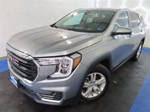 Used 2023 GMC Terrain SLE FWD image 4