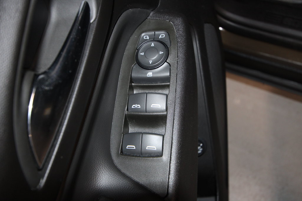 Used 2024 Chevrolet Equinox LT w/ LPO, Floor Liner Package FWD image 6