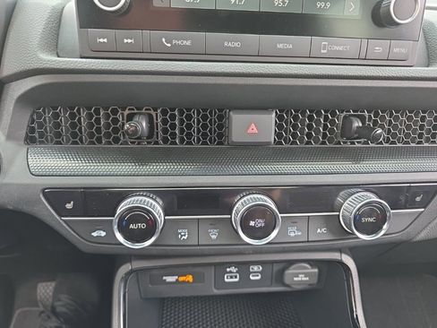 Used 2024 Honda CR-V Sport image 16