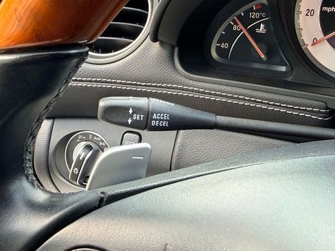 Used 2011 Mercedes-Benz SL 550 image 37