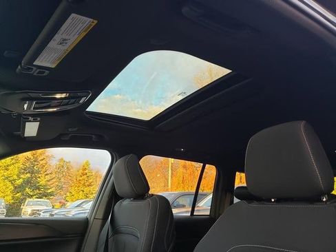 New 2025 Jeep Grand Cherokee 4WD image 10