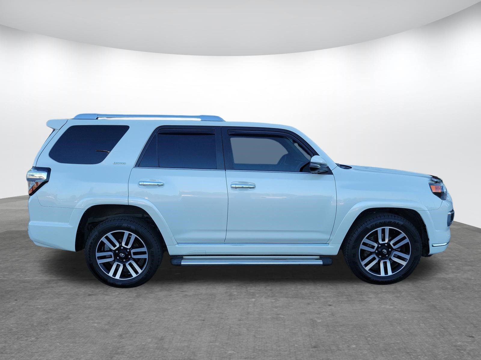 Used 2022 Toyota 4Runner Limited AWD/4WD image 4