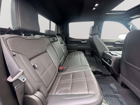 Certified 2022 Chevrolet Silverado 1500 High Country w/ High Country Premium Package image 31