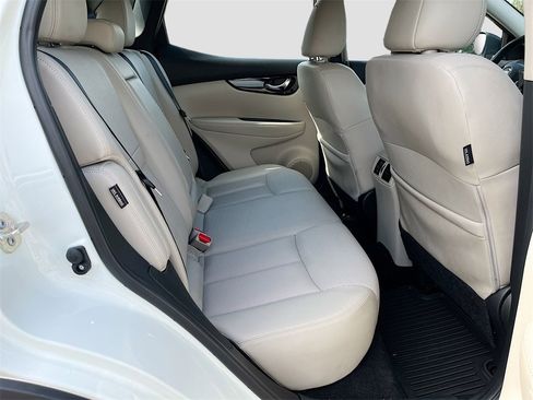 Used 2022 Nissan Rogue Sport SL image 26