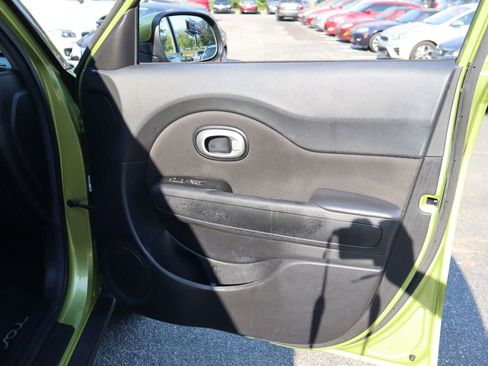 Used 2017 Kia Soul + FWD image 15