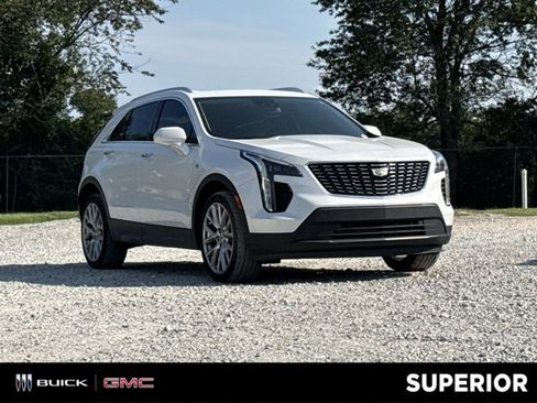 Used 2020 Cadillac XT4 Luxury w/ Cold Weather Package FWD image 1