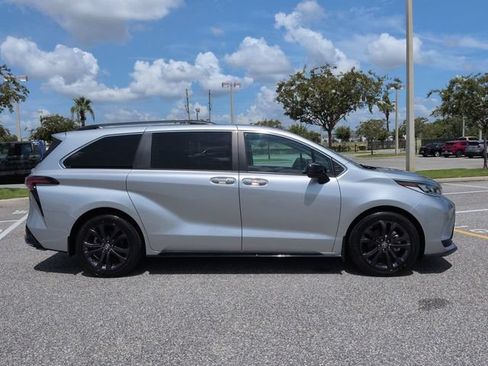 Certified 2024 Toyota Sienna XSE FWD image 3