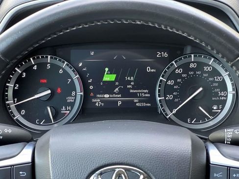 Used 2021 Toyota Highlander XLE image 26