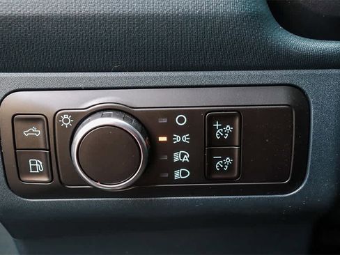 New 2025 Ford Maverick XL image 23