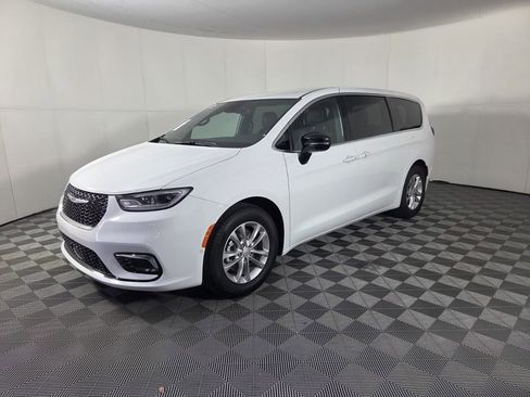 New 2026 Chrysler Pacifica Select FWD image 4