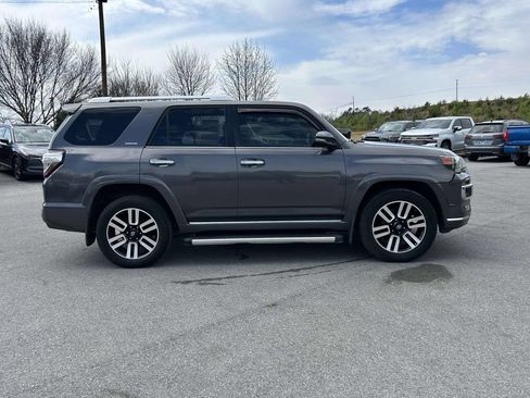 Used 2016 Toyota 4Runner Limited AWD/4WD image 2