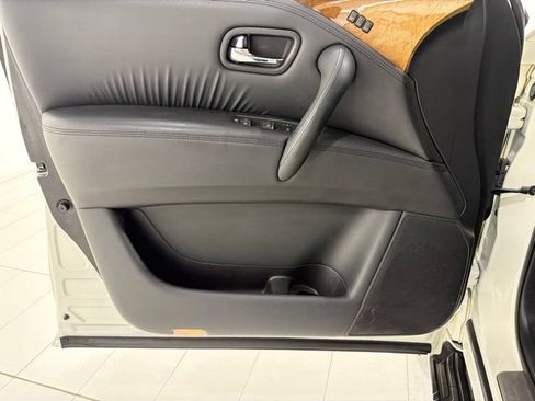 Used 2014 INFINITI QX80 4WD w/ Theater Package image 10