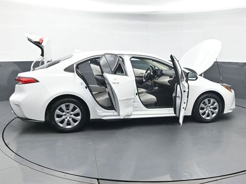 Certified 2022 Toyota Corolla LE image 46