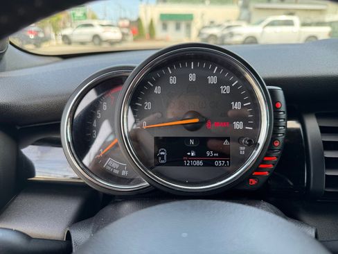 Used 2017 MINI Cooper 4-Door Hardtop image 20