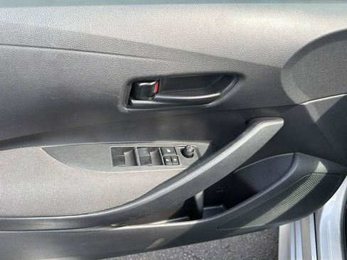 Used 2022 Toyota Corolla LE FWD image 11