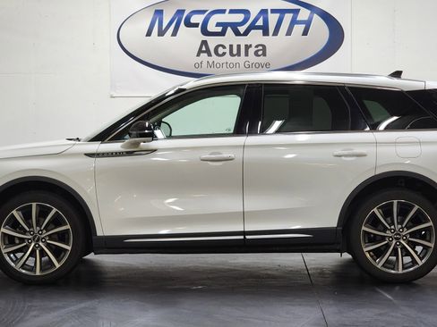 Used 2020 Lincoln Corsair Reserve w/ Equipment Group 202A image 9