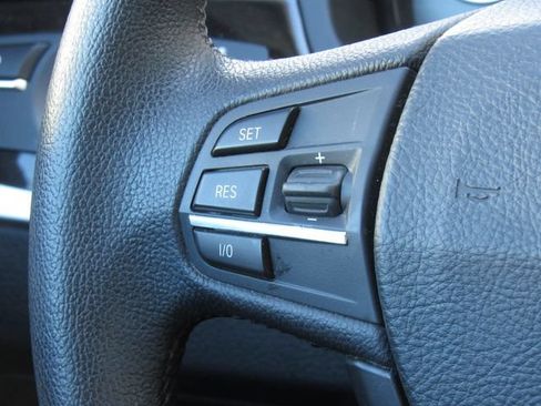 Used 2012 BMW 528i xDrive Sedan AWD/4WD image 25