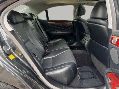 Used 2007 Lexus LS 460 RWD image 18