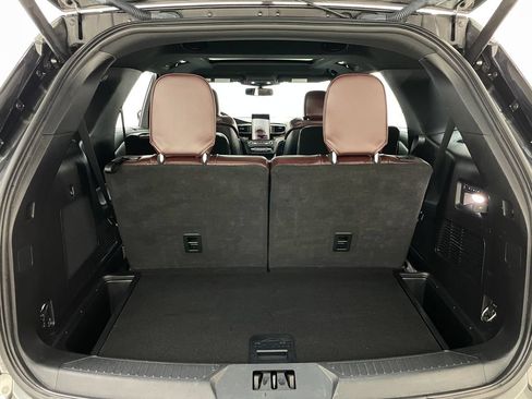 Used 2020 Ford Explorer Platinum w/ Premium Technology Package AWD/4WD image 49