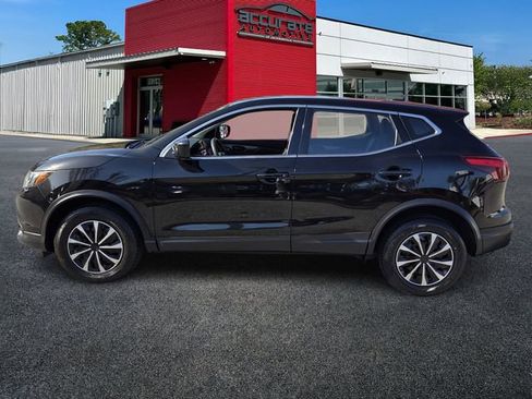 Used 2019 Nissan Rogue Sport S image 2