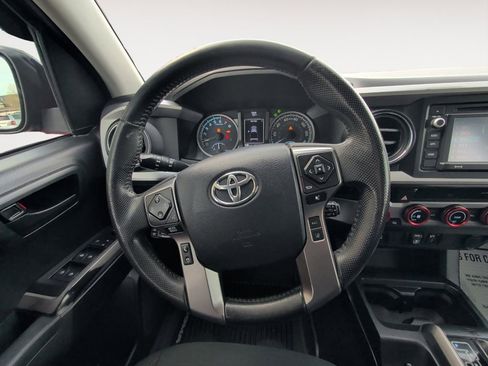 Used 2018 Toyota Tacoma SR5 image 12