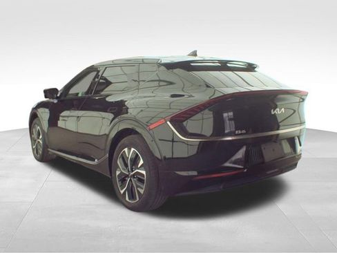 Used 2024 Kia EV6 Wind w/ Wind Technology Package AWD/4WD image 3