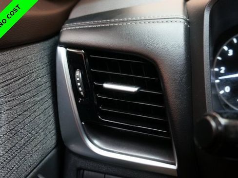 Used 2022 Nissan Rogue SV image 25