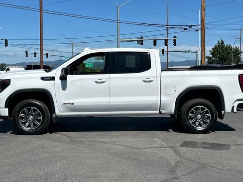Used 2024 GMC Sierra 1500 AT4 w/ Technology Package AWD/4WD image 8
