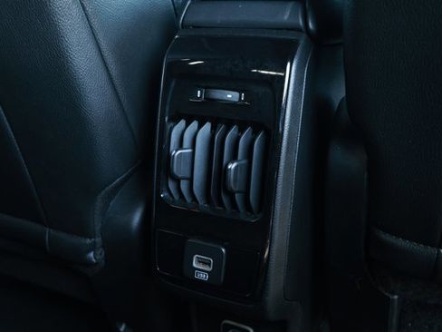 Used 2024 Jeep Compass Latitude image 28