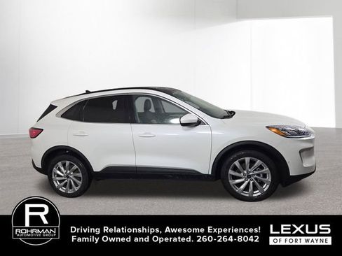 Used 2022 Ford Escape Titanium w/ Titanium Elite Package AWD/4WD image 6