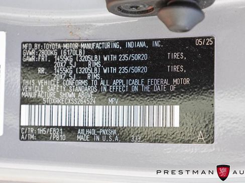 Used 2025 Toyota Sienna XSE FWD image 42