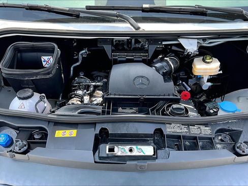 Used 2025 Mercedes-Benz Sprinter 2500 image 34